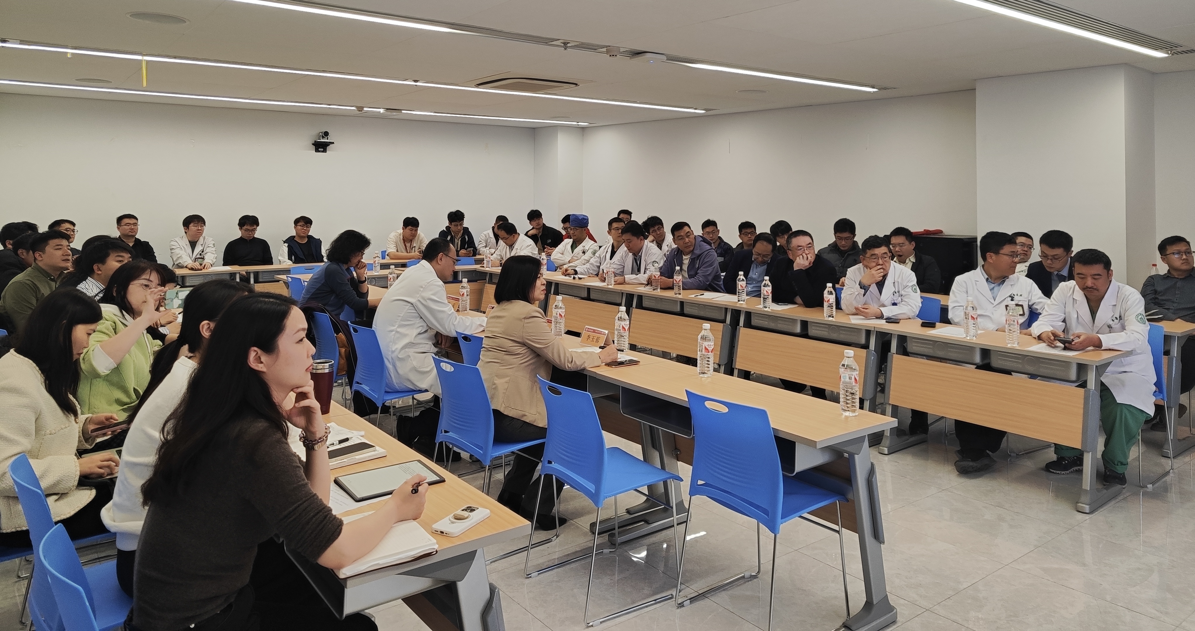 齐鲁医院（第一临床学院）举办“导学思政下午茶”—导师育人能力提升培训（第一期）